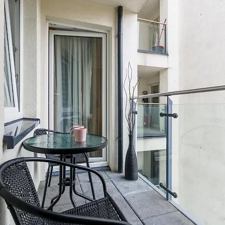 Sleepway Apartments -Garbary 95-101D z parkingiem Poznań Zewnętrze zdjęcie